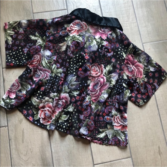 Victoria’s Secret Vintage gold label cropped satin- like button up top. Size S - Picture 3 of 8